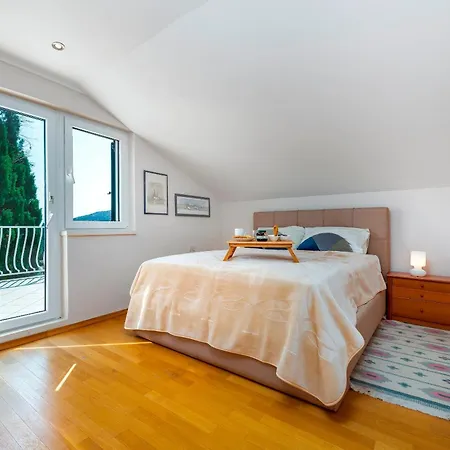 Vila Hedera Estate Hedera Xix *