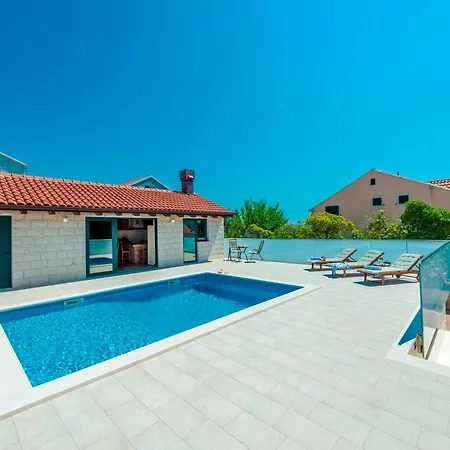 Hedera Estate Hedera Xix * Mlini