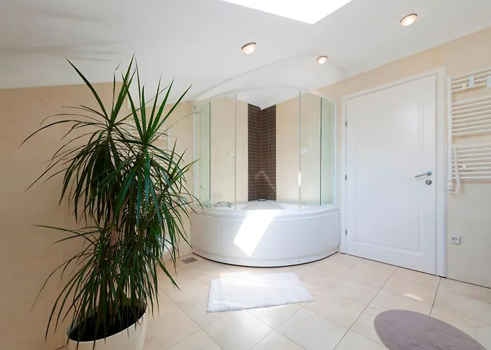 Hedera Estate Hedera Xix *